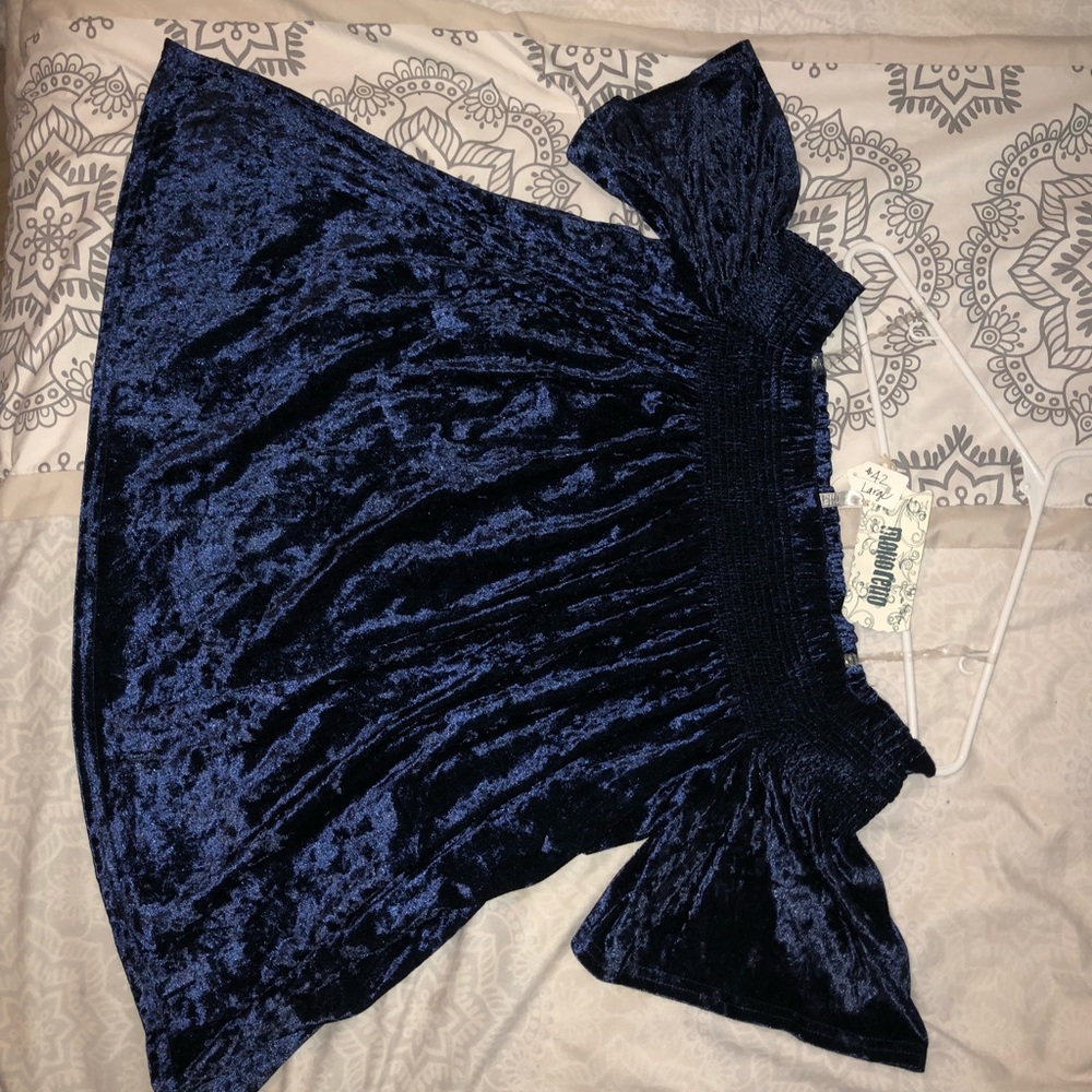 ❤️❤️Velvet blue blouse size L❤️❤️